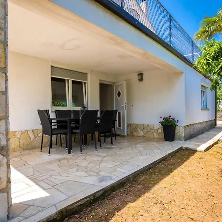 Martina By El-pi Tours * Vantacici