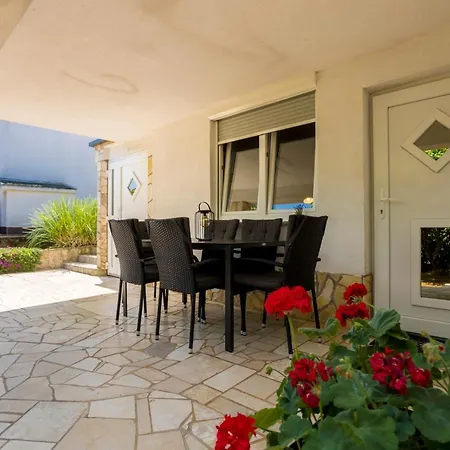 Martina By El-pi Tours Apartamento