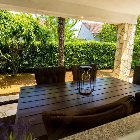 Martina By El-pi Tours Apartament