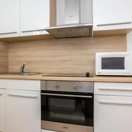 Apartament Martina By El-pi Tours *