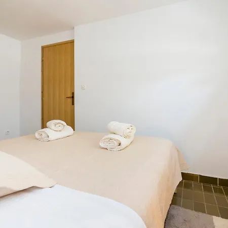 Martina By El-pi Tours Apartament