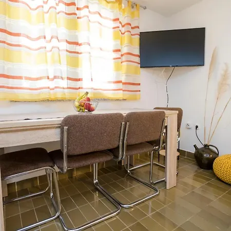 Martina By El-pi Tours * Vantacici