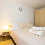 Martina By El-pi Tours Апартаменты *