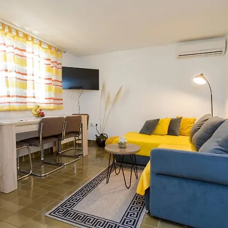Apartman Martina By El-pi Tours *